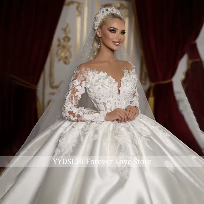 Robe de mariée exquise en polyester avec décolleté cœur et appliques en satin pour femmes occasions spéciales