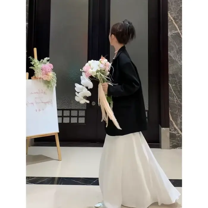 Robe de fiançailles à col en v, nouveau Style de printemps, robe du matin à bretelles, fente blanche, robe de mariée légère, personnalisée