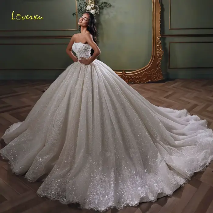 Loverxu a-ligne robes De mariée brillantes pour les femmes sans bretelles Court Train Vestido De Novia dentelle