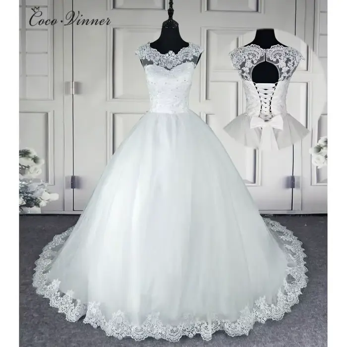 Robe de mariée blanche à épaules dénudées