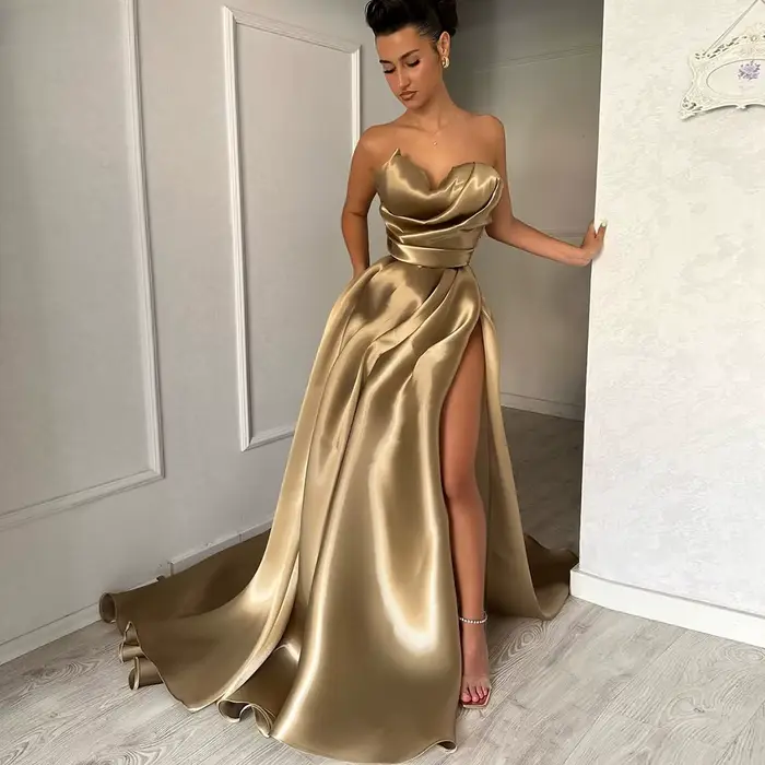 Robe de soirée trapèze drapée