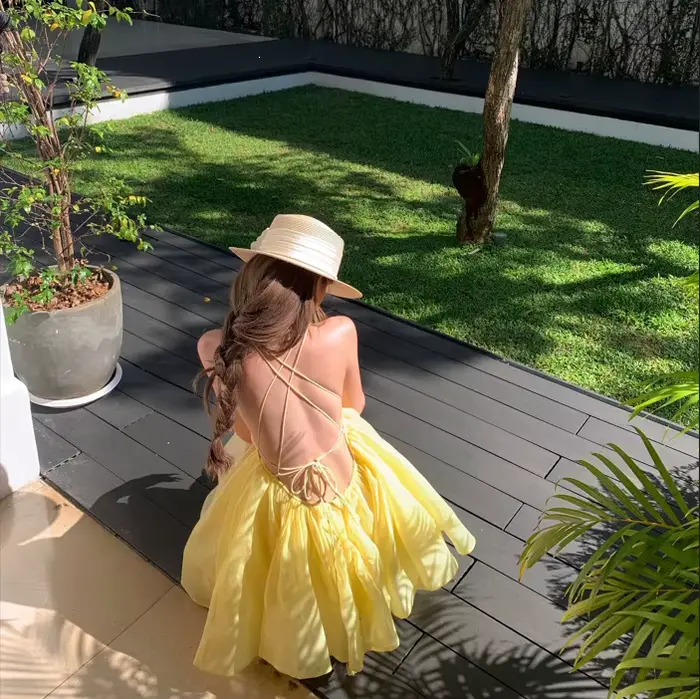 Robe jaune à bretelles col en V pour femme, style vacances à l'île, sexy, dos nu, jupe bouffante, po