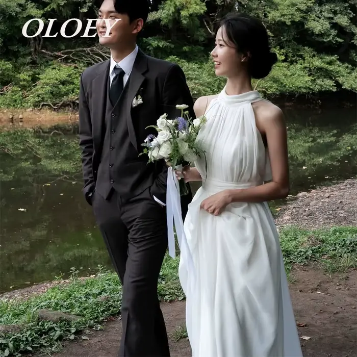 OLOEY élégant licou une ligne robes de mariée plis en mousseline de soie sans manches