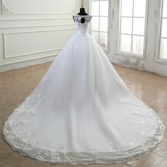 Robes de mariée princesse ivoire pour femmes