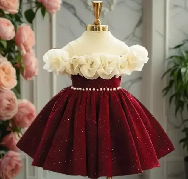 Robe à fleurs rouges pour enfants