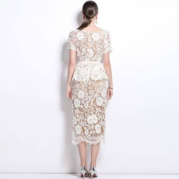 Robe blanche élégante WEYYCLO pour femme, col large, dentelle, taille cintrée, coupe ajustée, mi-mollets, printemps automne