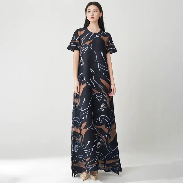 Robe Miyake élégante réfinie