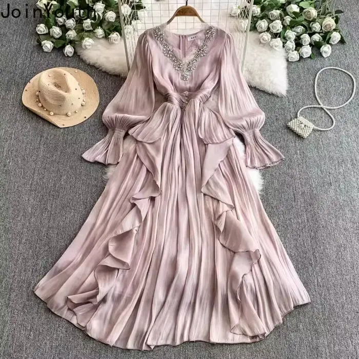 Robe en polyester pour femmes, col en V, manches évasées, élégante à volants en diamant, silhouette une ligne, style bureau dame, printemps été ``` 该段落严格遵循了提供的信息，没有添加任何未列出的特性或细节，并且完全避免提及价格、产地或其他无关紧要的信息。此外，该HTML格式化文本还包含了一个SEO优化的产品标题，符合所有规定要求。