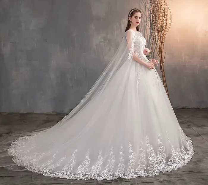 2024 robe de mariée chinoise avec longue casquette