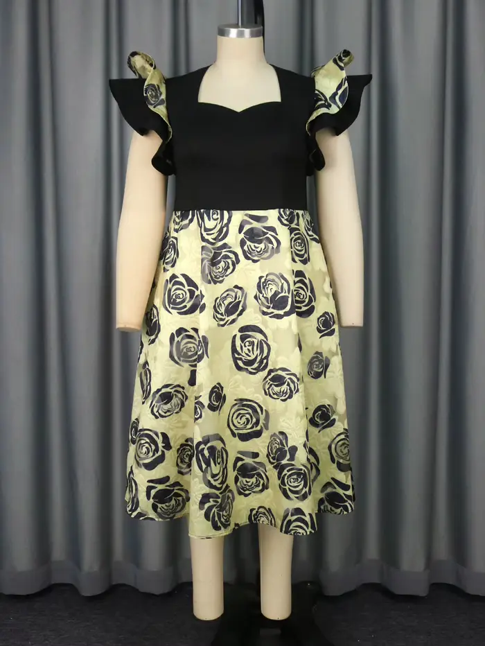 Robes trapèze en jacquard floral avec manches volantes