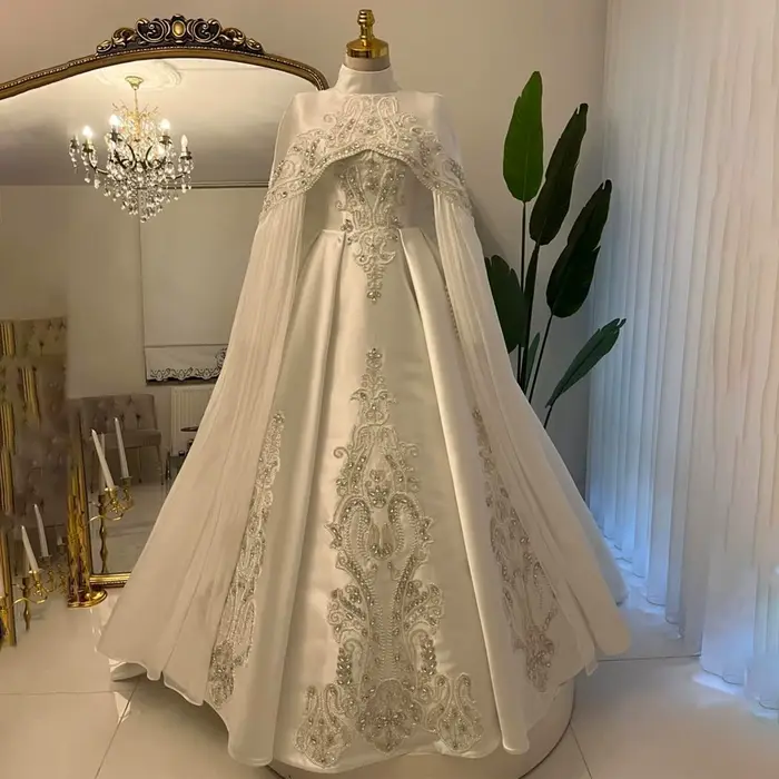 Musulman de luxe robes de mariage Hijab haut cou manches longues A-ligne Cape détachable tache robe 