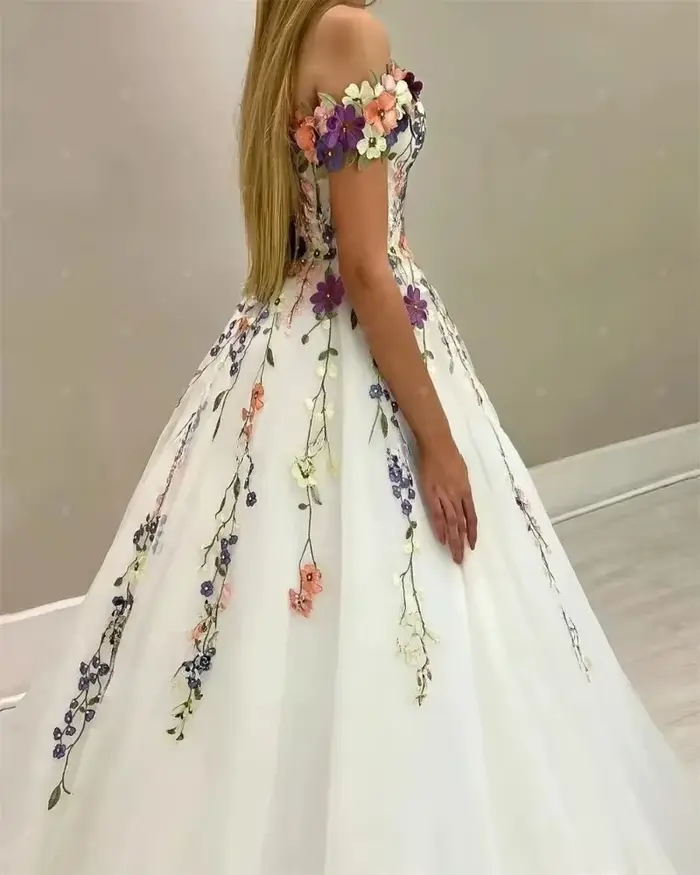 Robe De mariée en dentelle à fleurs
