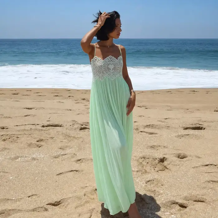 Robe Femme Été 2026 à Bretelles Fines et Volants, en Dentelle Florale Transparente Superposée, Tenue