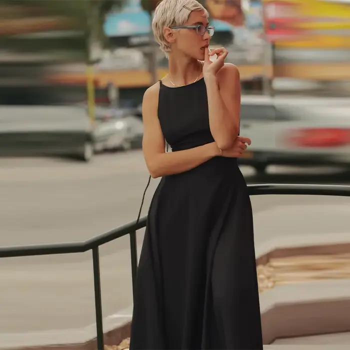 Robe midi noire pour femme