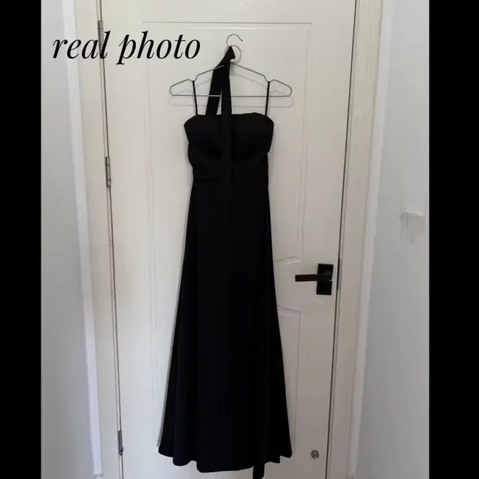 Robe de soirée noire classique