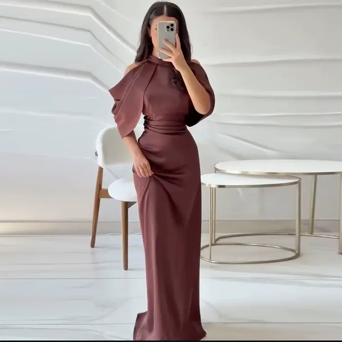 Robe de soirée sirène bordeaux plissée