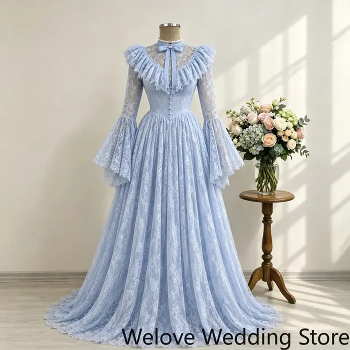 Robe de soirée romantique bleu poussière pour invitée de mariage, col montant, nœud au cou, col à volants, dentelle transparente, manches longues cloche