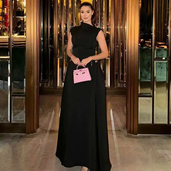 Robe élégante polyester uni avec décolleté en V et paillettes pour femmes sexy et club style été 2025
