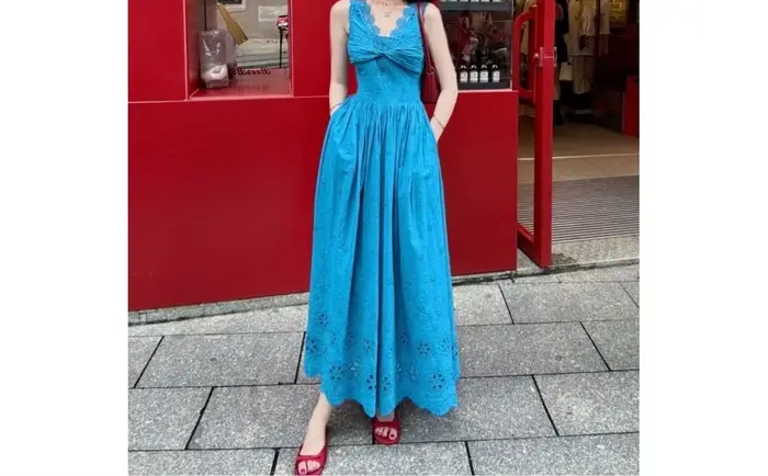 Robe de vacances en dentelle ajourée pour femmes, nouveau Style d'été 2026, tempérament doux, taille haute, effet amincissant