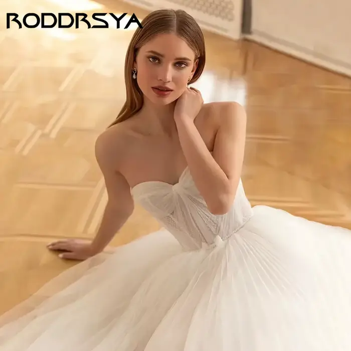 RODDRSYA robe de mariée en tulle longueur midi moderne coupe A plissée col cœur sans manches confectionnée sur mesure tissu léger fin et élégant adaptée aux enterrements de vie de jeune fille et cérém