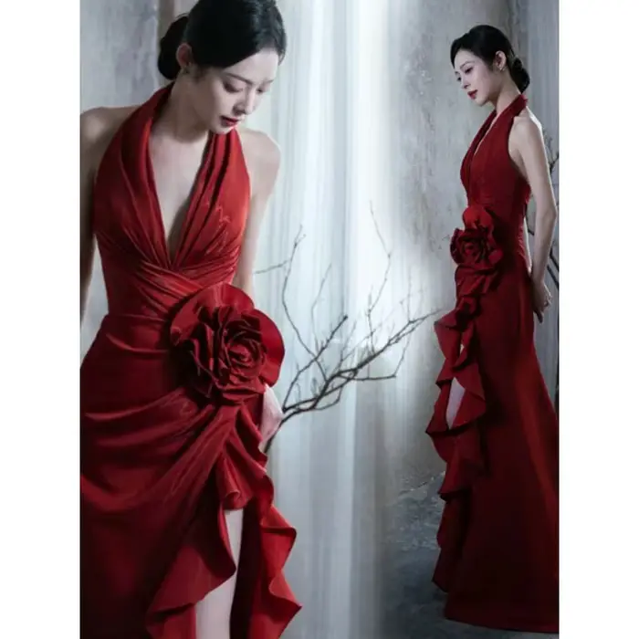 Col en v vin rouge robe de mariée