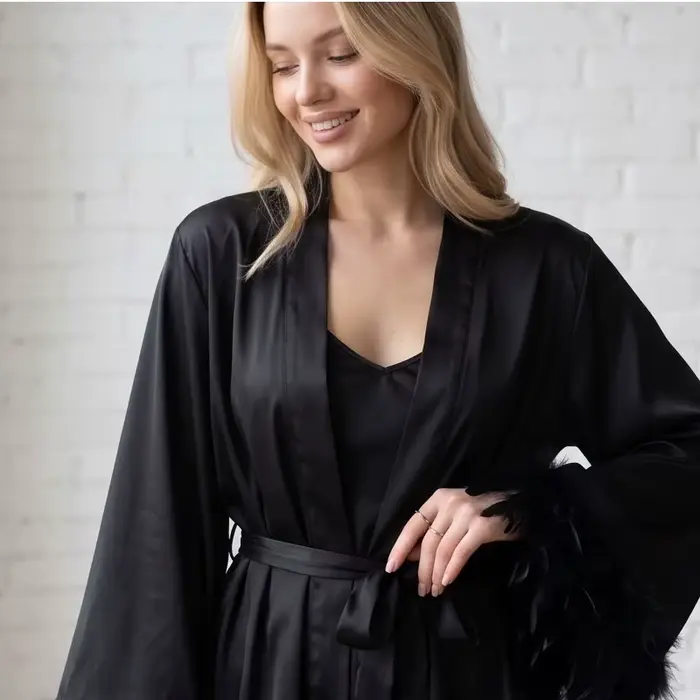 Robe courte noire LEDP avec bordure en plumes pour femmes, robe de mariée, mini-peignoir de matin, cadeau pour demoiselles d'honneur, robes kimono de mariée 2026