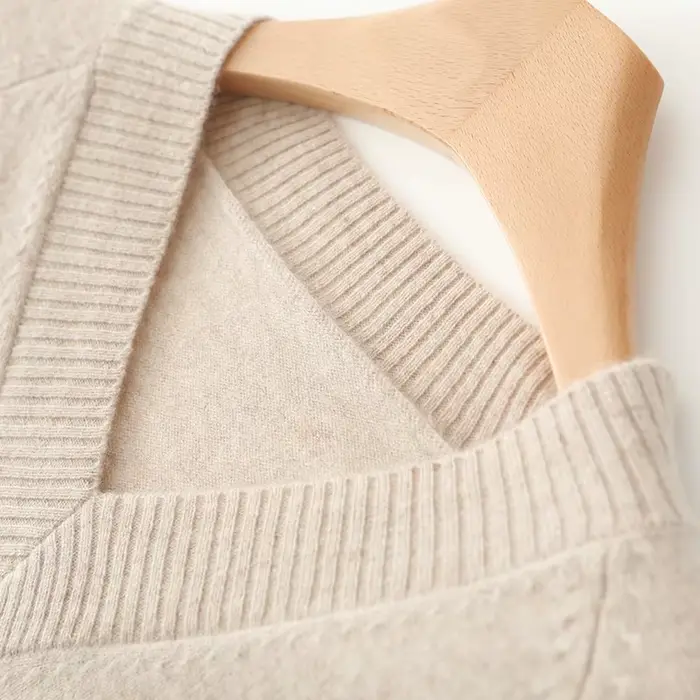 Robe pull à manches longues et col en V pour femme