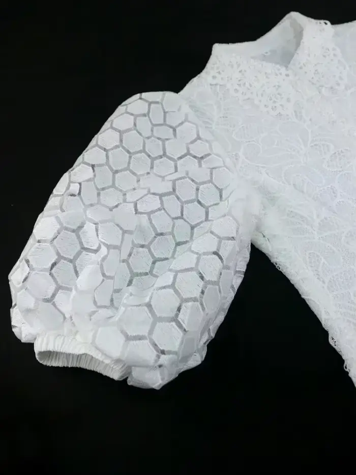 Robes en dentelle blanche pour femmes