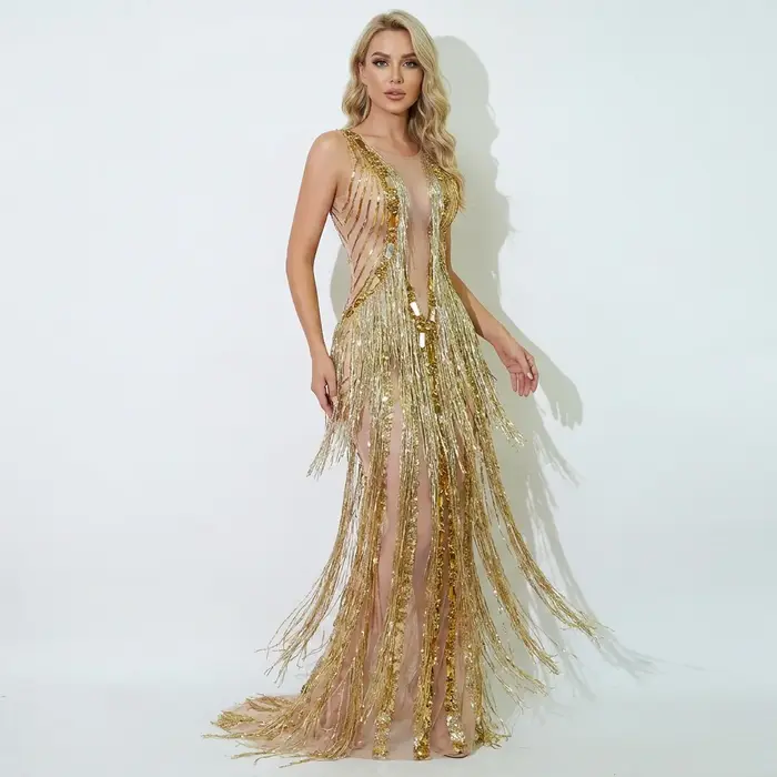 Robe longue de luxe dorée à franges et strass