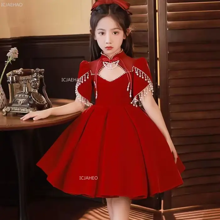 Robe princesse rouge élégante pour filles, style chinois, tenue pour Eids et fêtes d'anniversaire, polyester et coton, ajustement parfait, longueur aux genoux, perles装饰去掉后鞧和四砘的尺寸，因为这些是错误的信息。