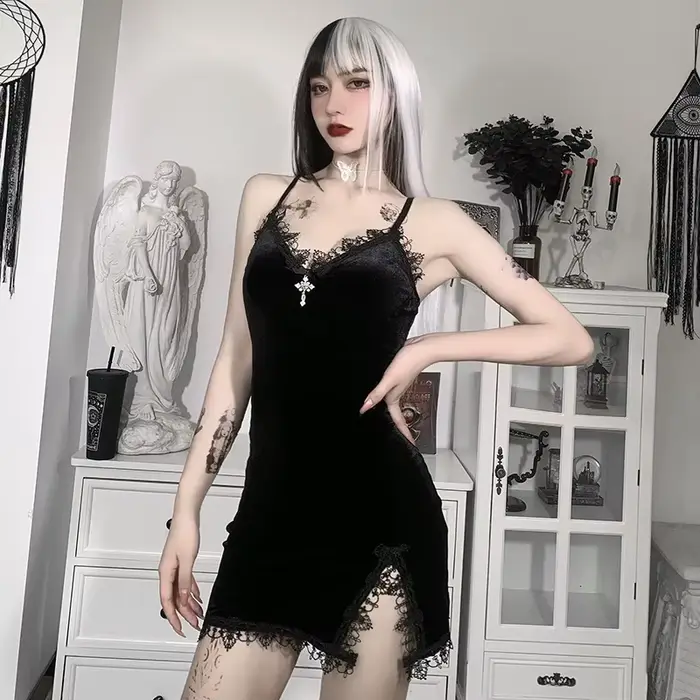 Mini robe noire croisée foncée