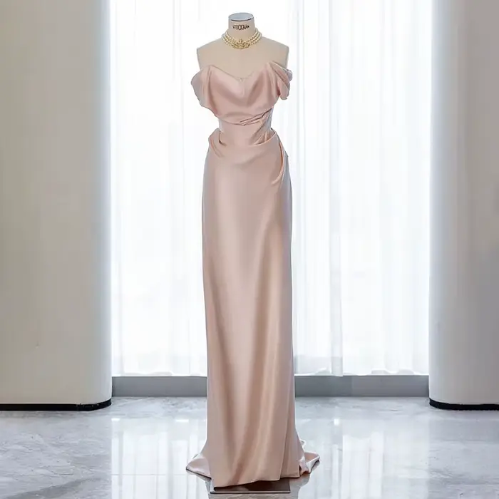 Robe de Soirée Rose en Satin Blanc Minimaliste Français, Tenue de Banquet de Fiançailles et de Toast