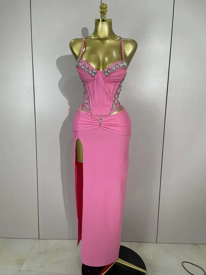 Robe à bandes rose, élégante