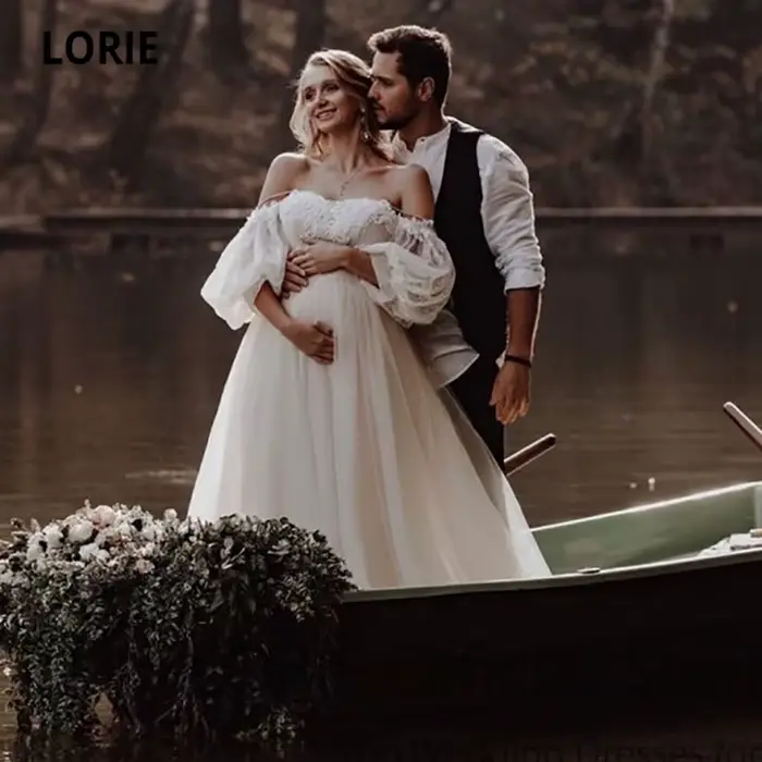 Robe de Mariée Bohème LORIE en Dentelle, Taille A-Line, Manches Bouffantes, pour Mariages de Plage et Cérémonies de Destination