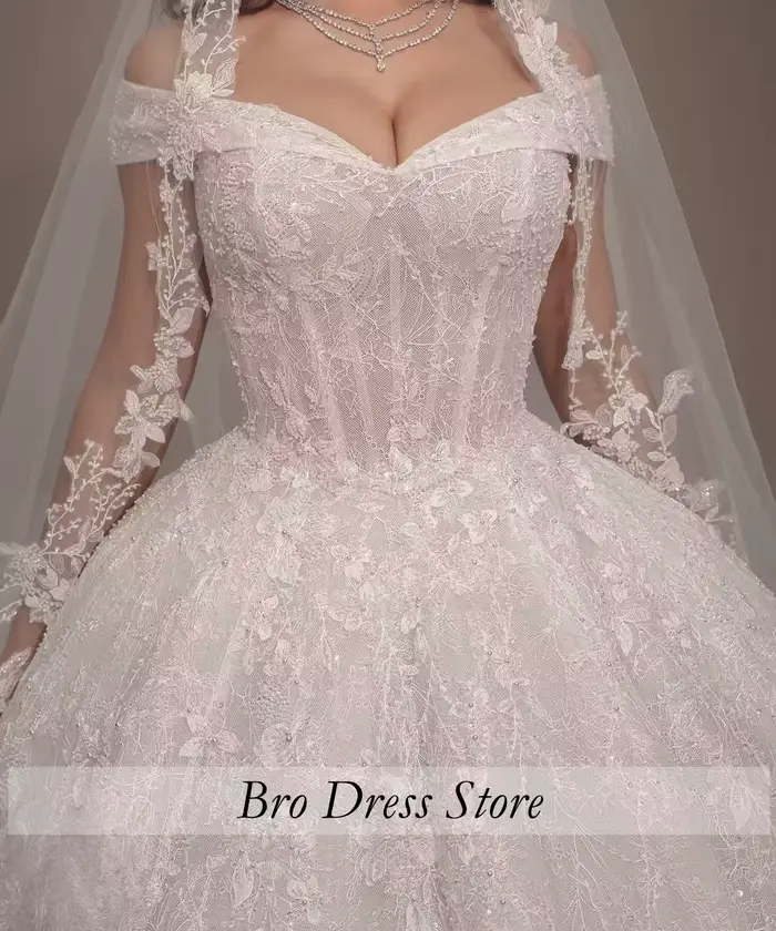 Robe de Mariée de Princesse Royale Personnalisée Épaules Dénudées Manches Longues Dentelle Luxe Occasions Spéciales
