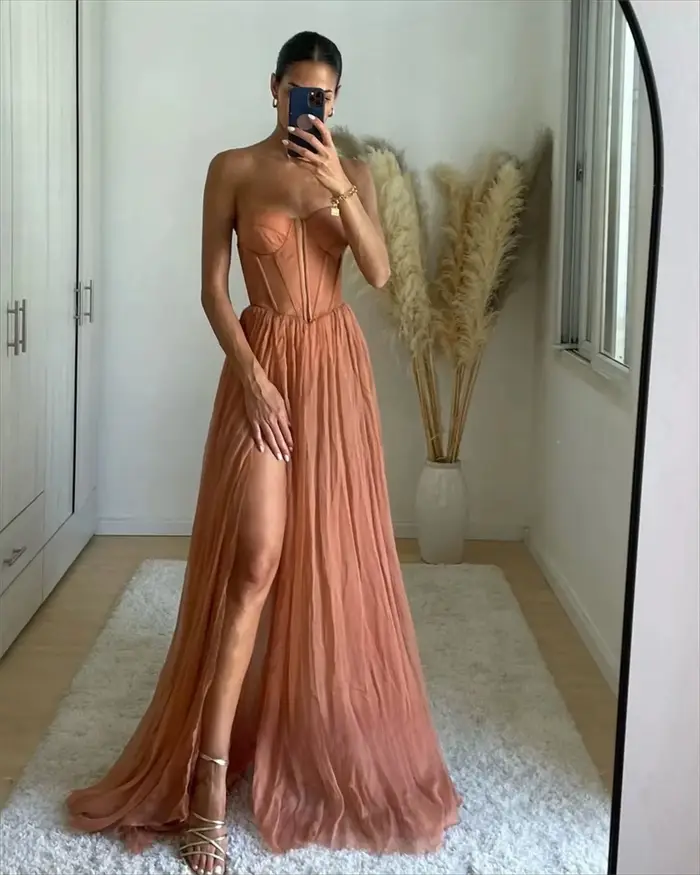 Robe de soirée de bal élégante pour femmes occasions spéciales soirée officielle mariage de luxe polyester mousseline décolleté Mon Amour disponible en plusieurs couleurs et tailles