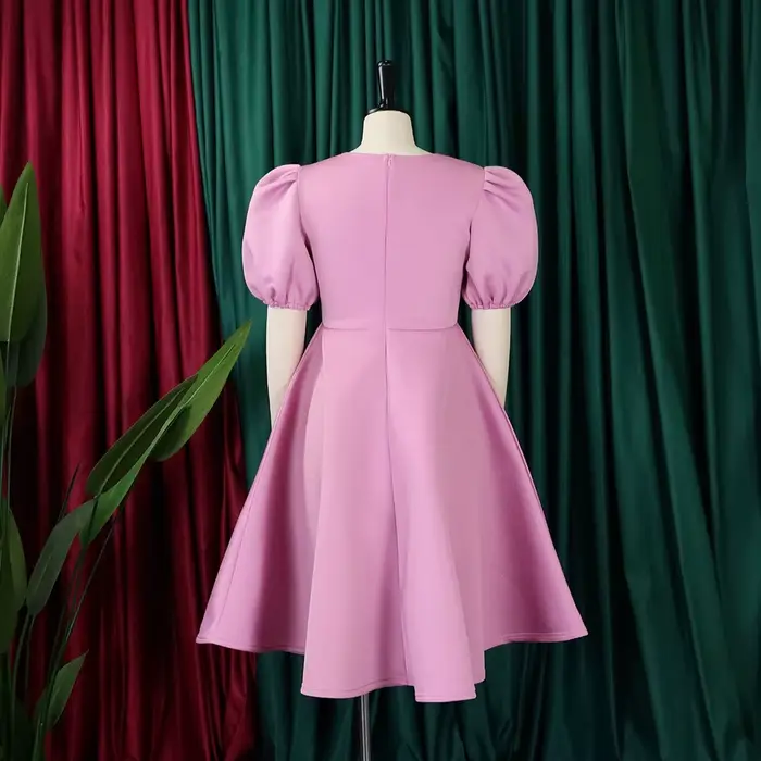 Robe élégante pour femmes, col rond, manches courtes, taille haute plissée, mi-mollet, style sexy et club, adaptable toute la saison, pour anniversaires et soirées spéciales