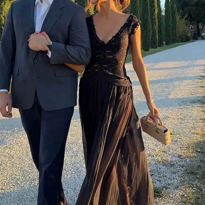 Robe de soirée élégante en dentelle col en V sans manches pour femmes occasions spéciales