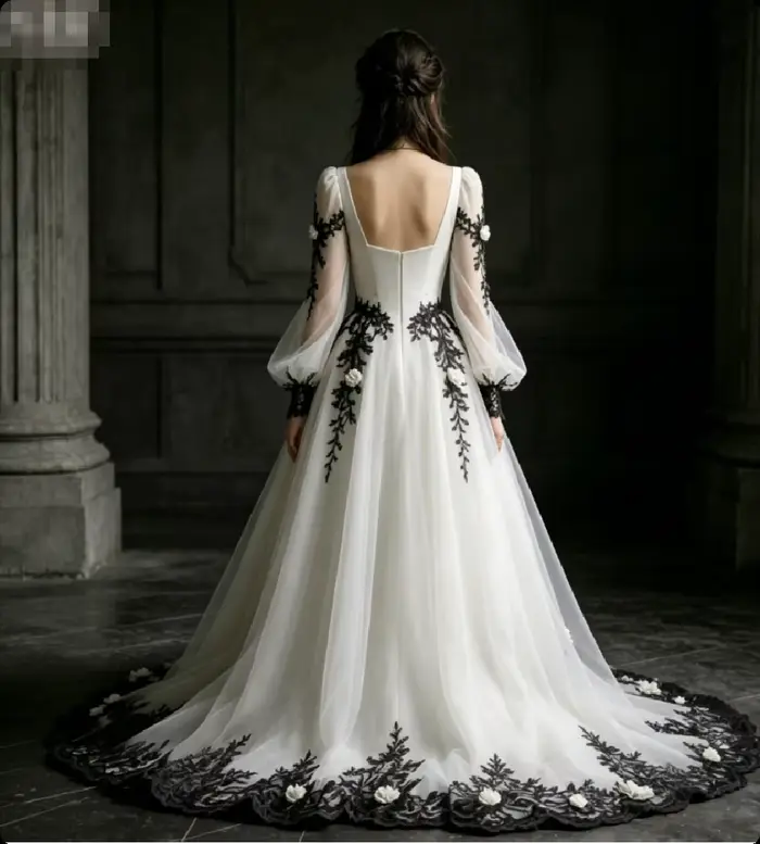 Robe de mariée gothique victorienne romantique sombre