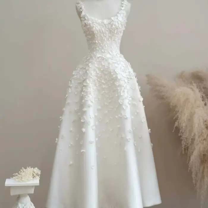 Robe de mariée avec décolleté en V doux