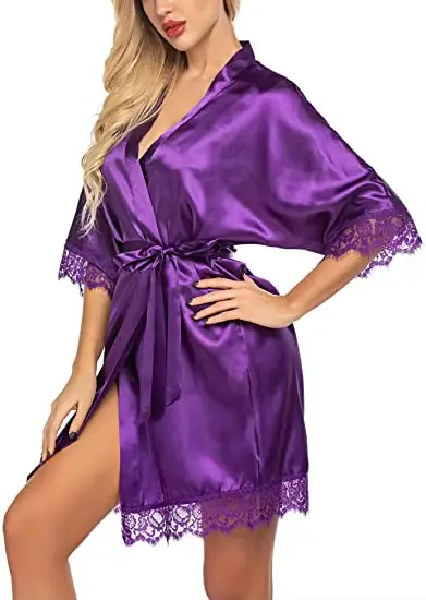 Robe monochrome en dentelle soyeuse pour femmes