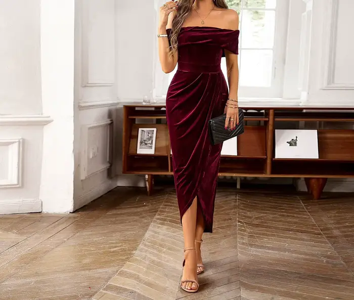 Robe en velours avec une touche d'élégance automnale, jupe longue à une épaule