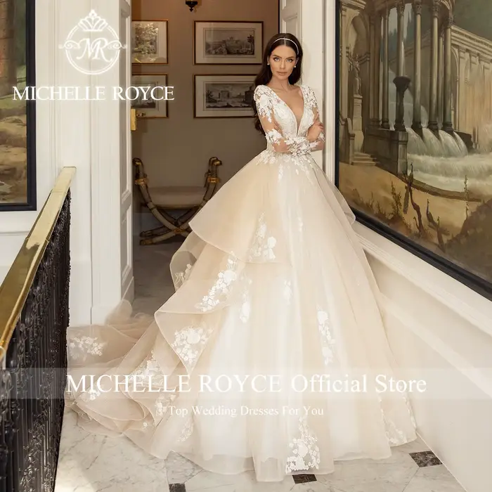 Robe de mariée Michelle Royce moderne avec train de chapelle en polyester, dentelle, maille, organza et tulle pour femmes enceintes et occasions spéciales