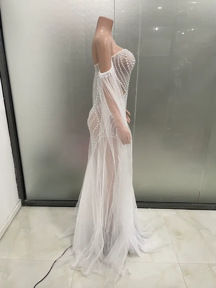 Robe sans bretelles en perles blanches pour femmes