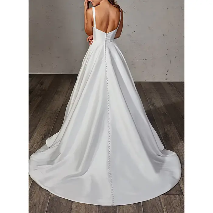 Robe de mariée économique personnalisée en satin plissé coupe trapèze longueur ras du sol avec bretelles spaghetti décolleté cœur sans manches et traîne balayante pour femmes occasions spéciales