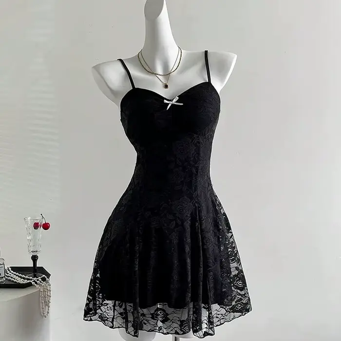 Robe noire sexy en dentelle pour femme