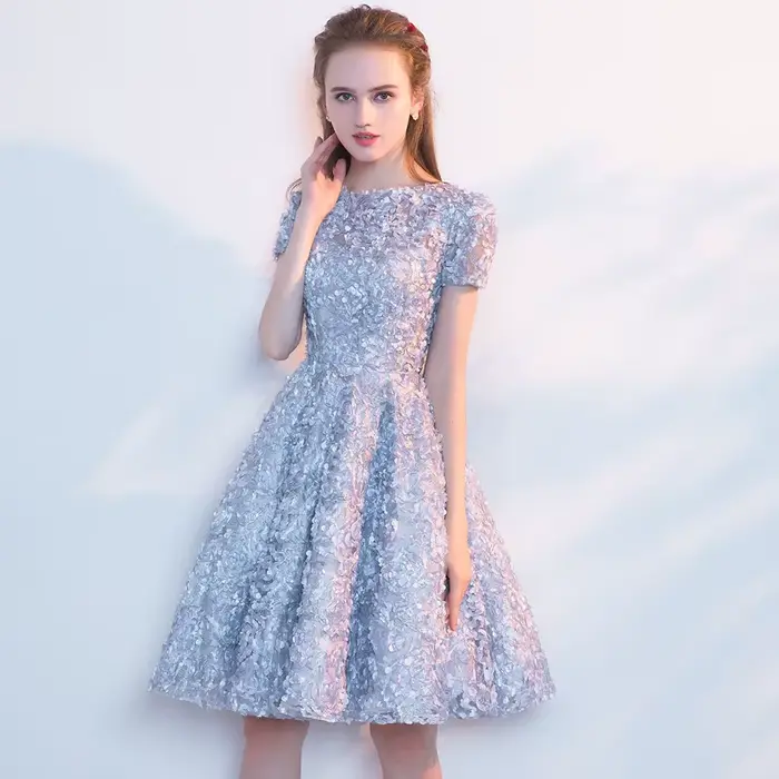 Nouvelles Robes de Cocktail Courtes et Sexy à Fleurs 2026 Dongcmy