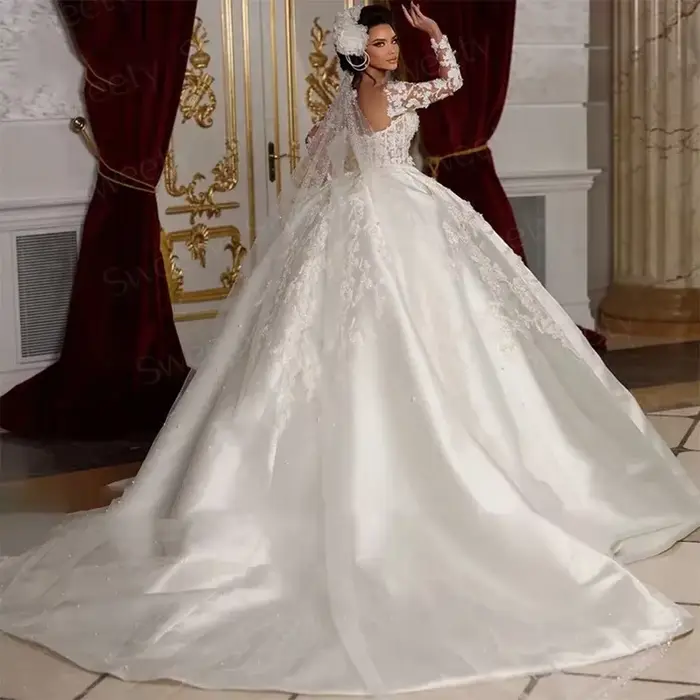 Robe de Mariée en Satin Vintage avec Dentelle Brodée, Col Rond, Manches Longues, Robe Princesse Élégante à Offrir pour Femmes Occasions Spéciales