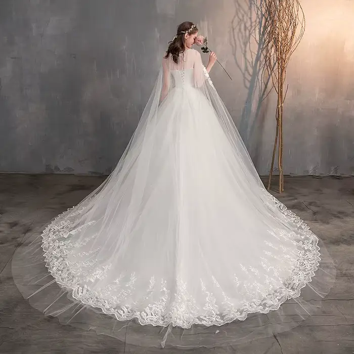 2024 robe de mariée chinoise avec longue casquette