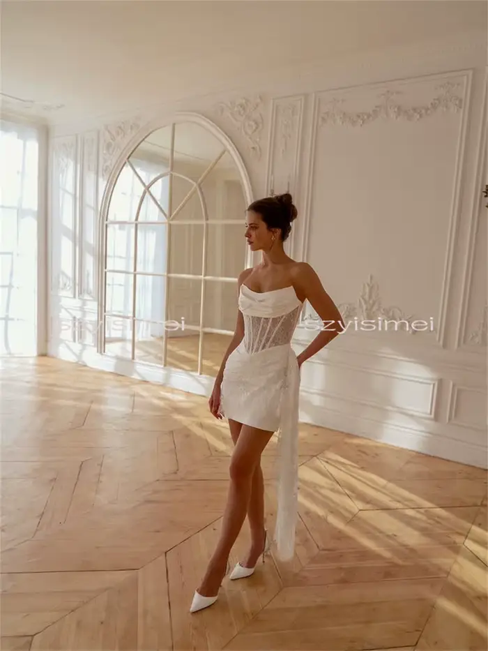 Robe de mariée courte élégante en polyester avec soutien-gorge intégré pour femmes occasions spéciales soirée de gala cérémonie de mariage